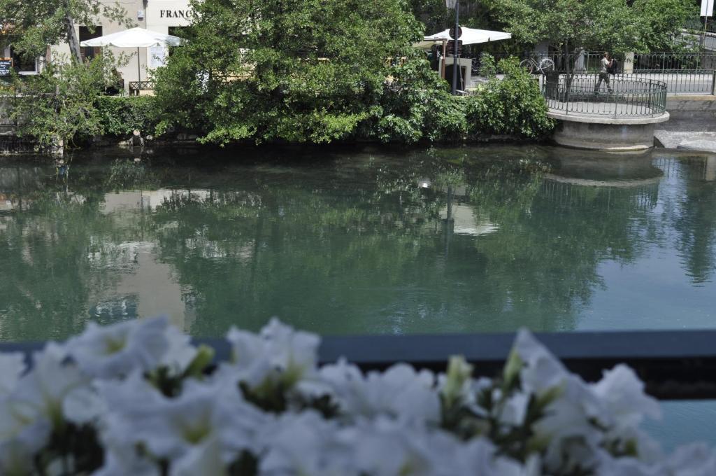 Les Terrasses De David Et Louisa Hotel L'Isle-sur-la-Sorgue Szoba fotó